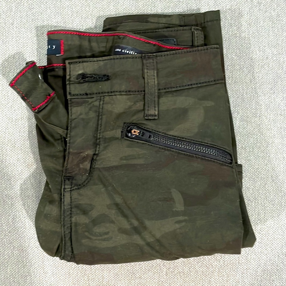 Sanctuary Size 25 camo civilian skinny jeans